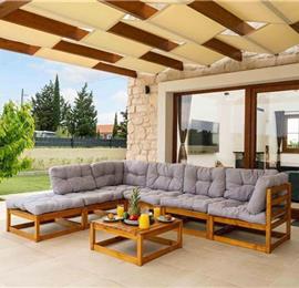 2 bedroom villa with pool near Skradin, sleeps 5